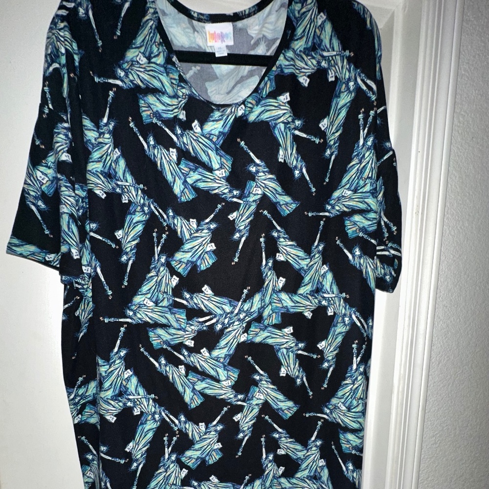 Statue of Liberty top, black with blue, hi-lo hem, no pockets